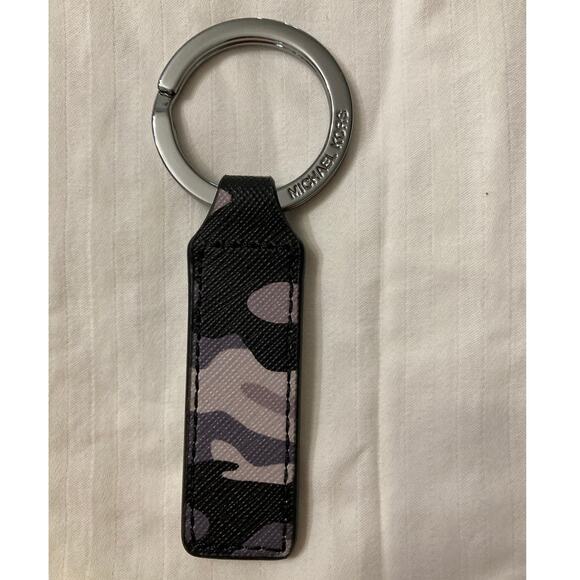 MICHAEL KORS GRAY, TAN, BLACK CAMO KEY CHAIN - Picture 2 of 5
